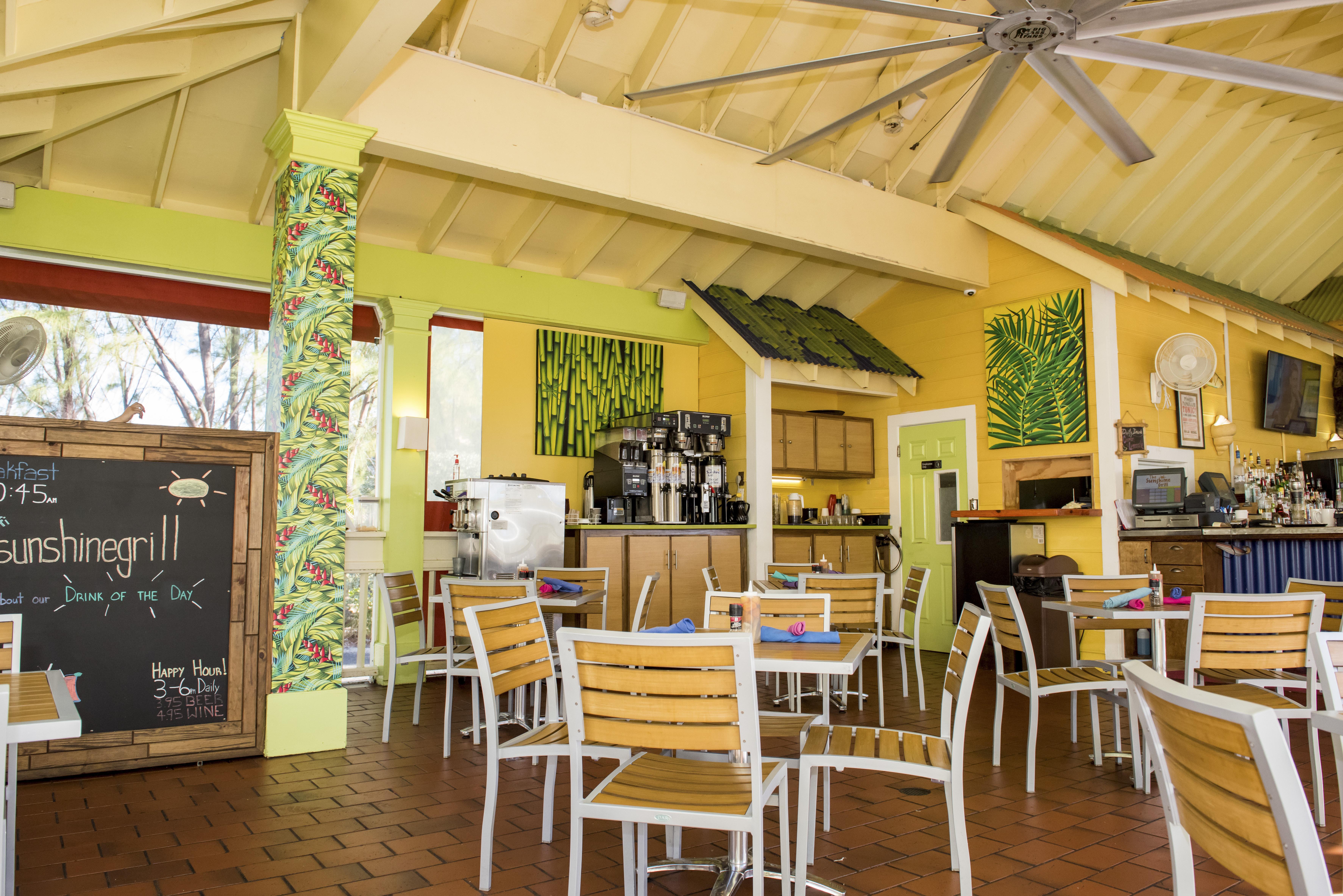 Sunshine Suites Resort West Bay Esterno foto