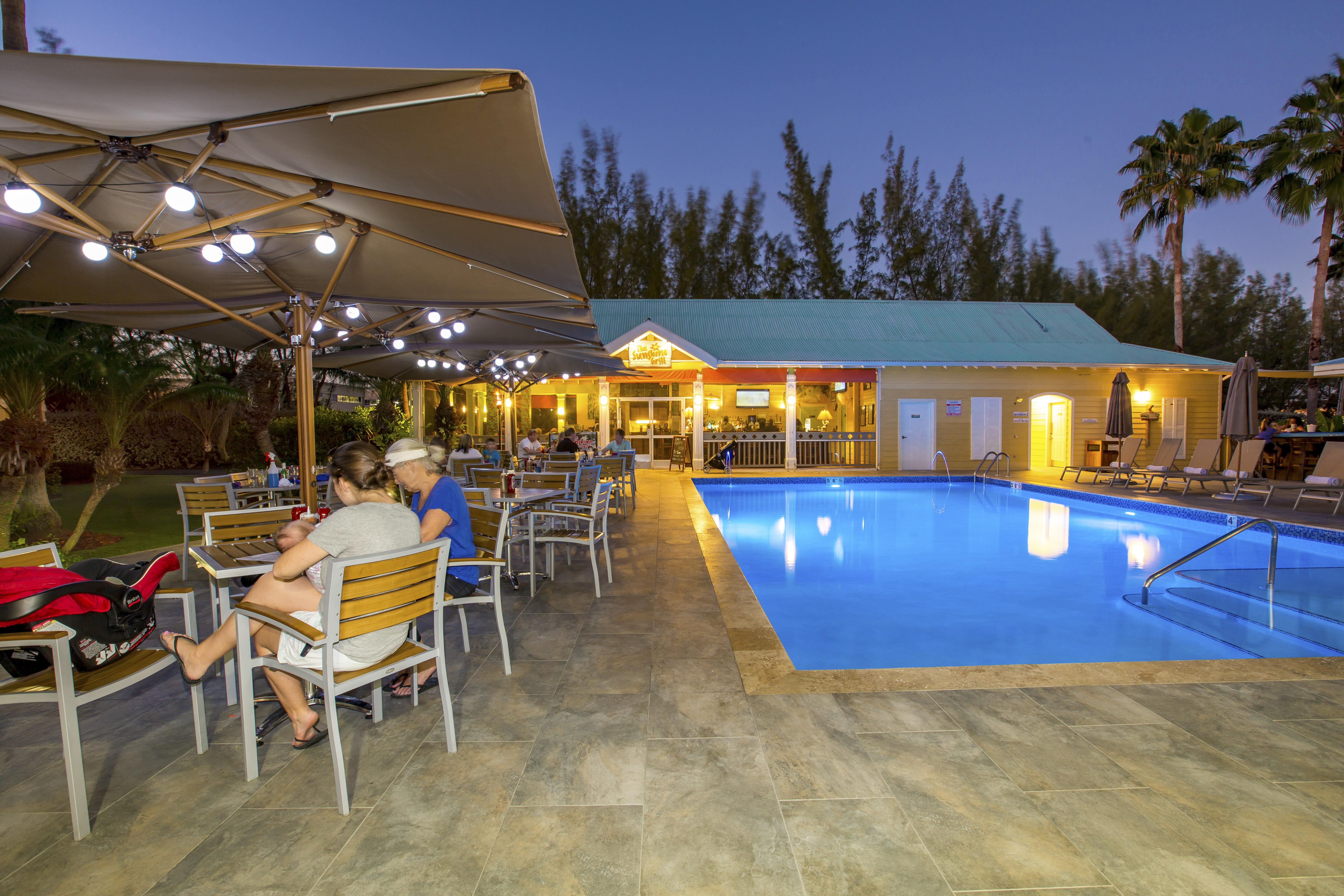 Sunshine Suites Resort West Bay Esterno foto
