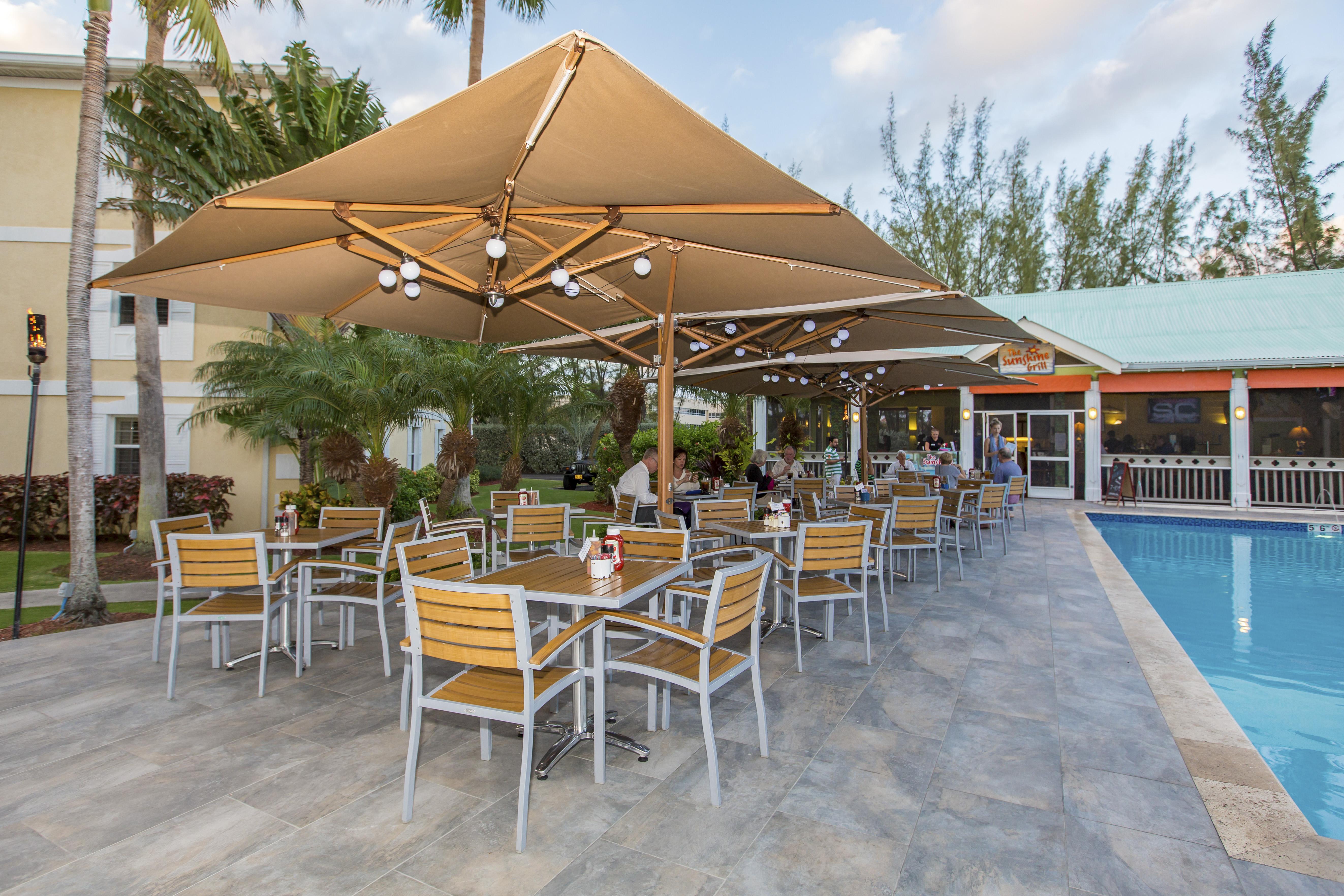 Sunshine Suites Resort West Bay Esterno foto