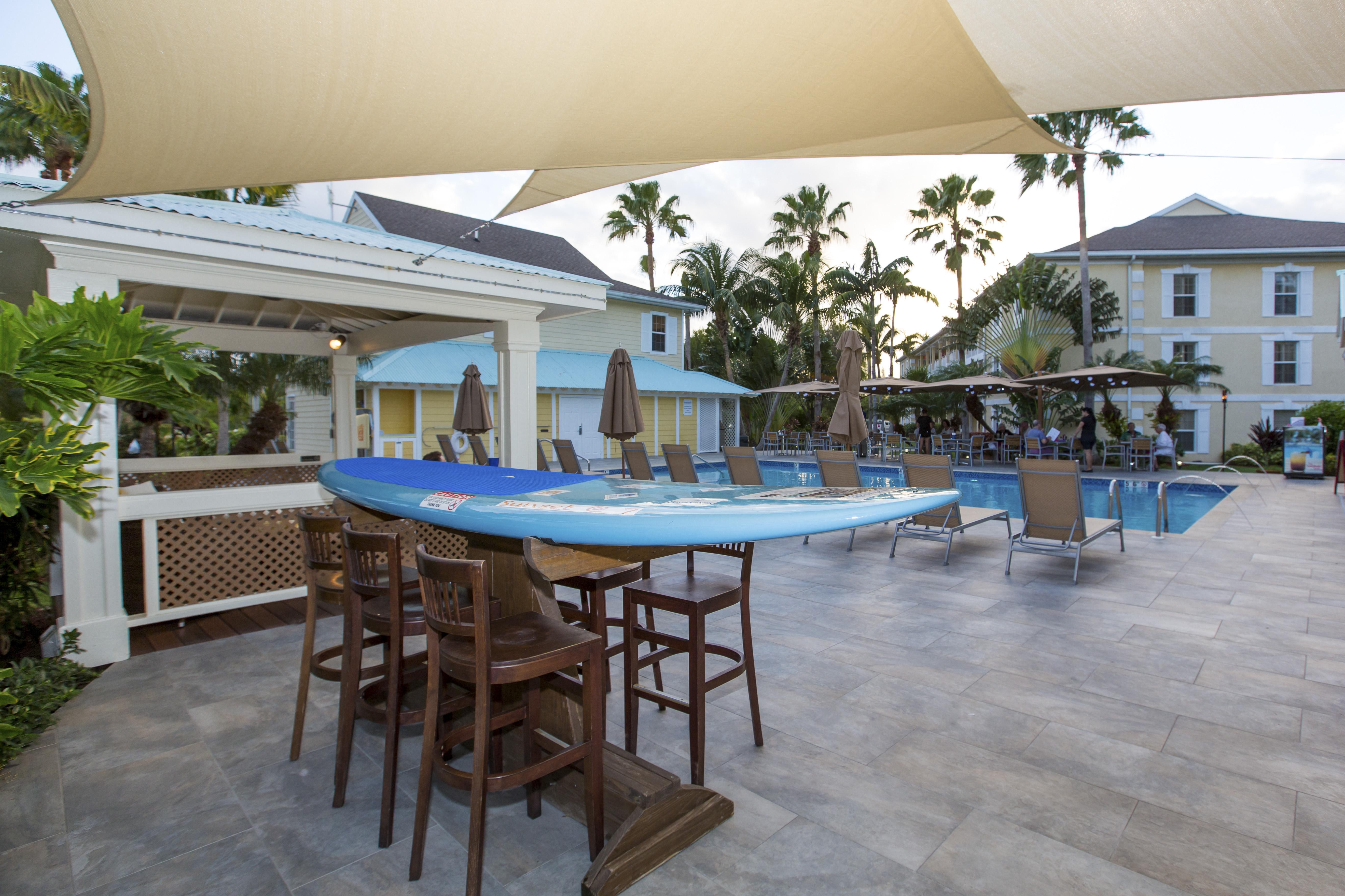 Sunshine Suites Resort West Bay Esterno foto
