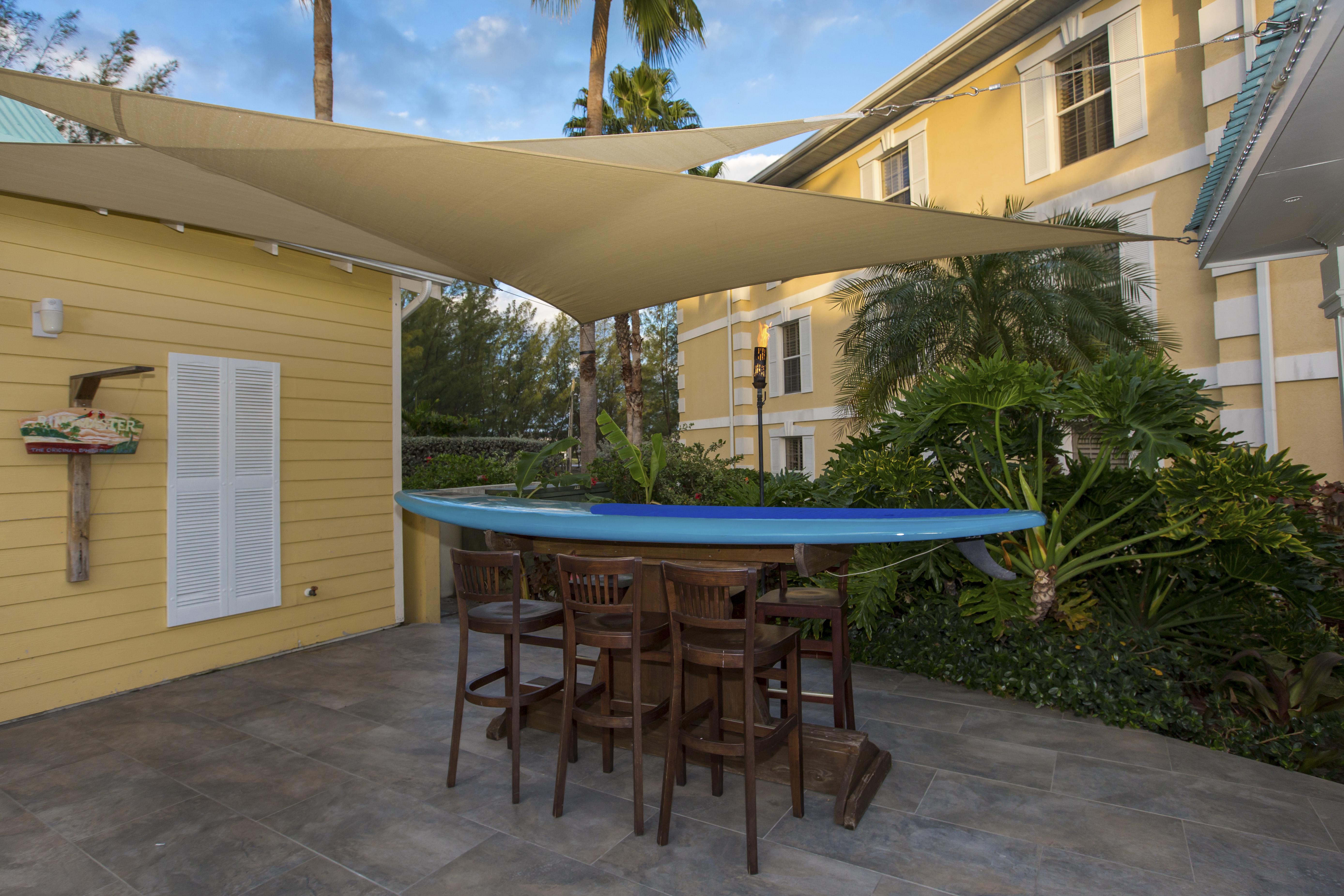 Sunshine Suites Resort West Bay Esterno foto