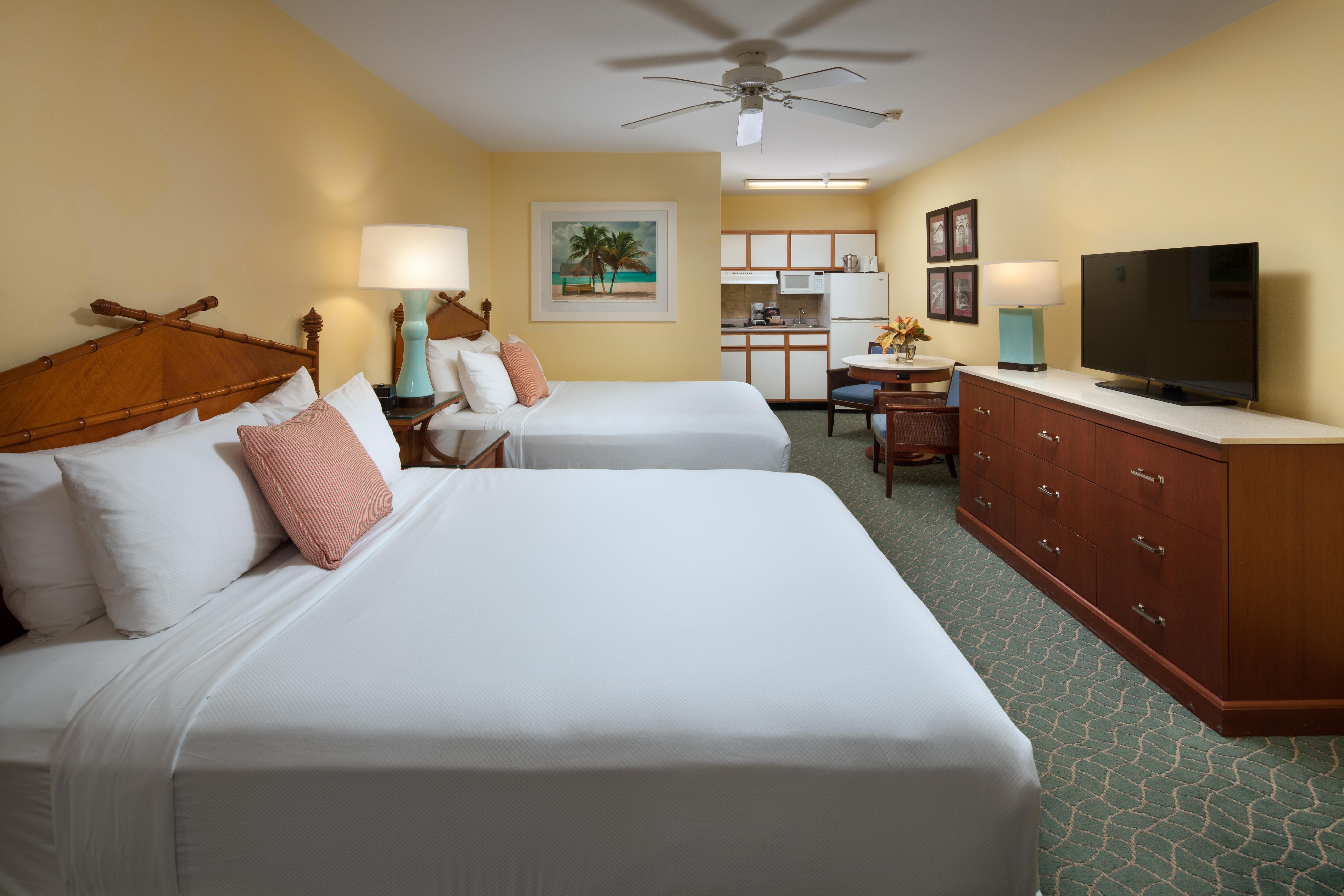 Sunshine Suites Resort West Bay Esterno foto