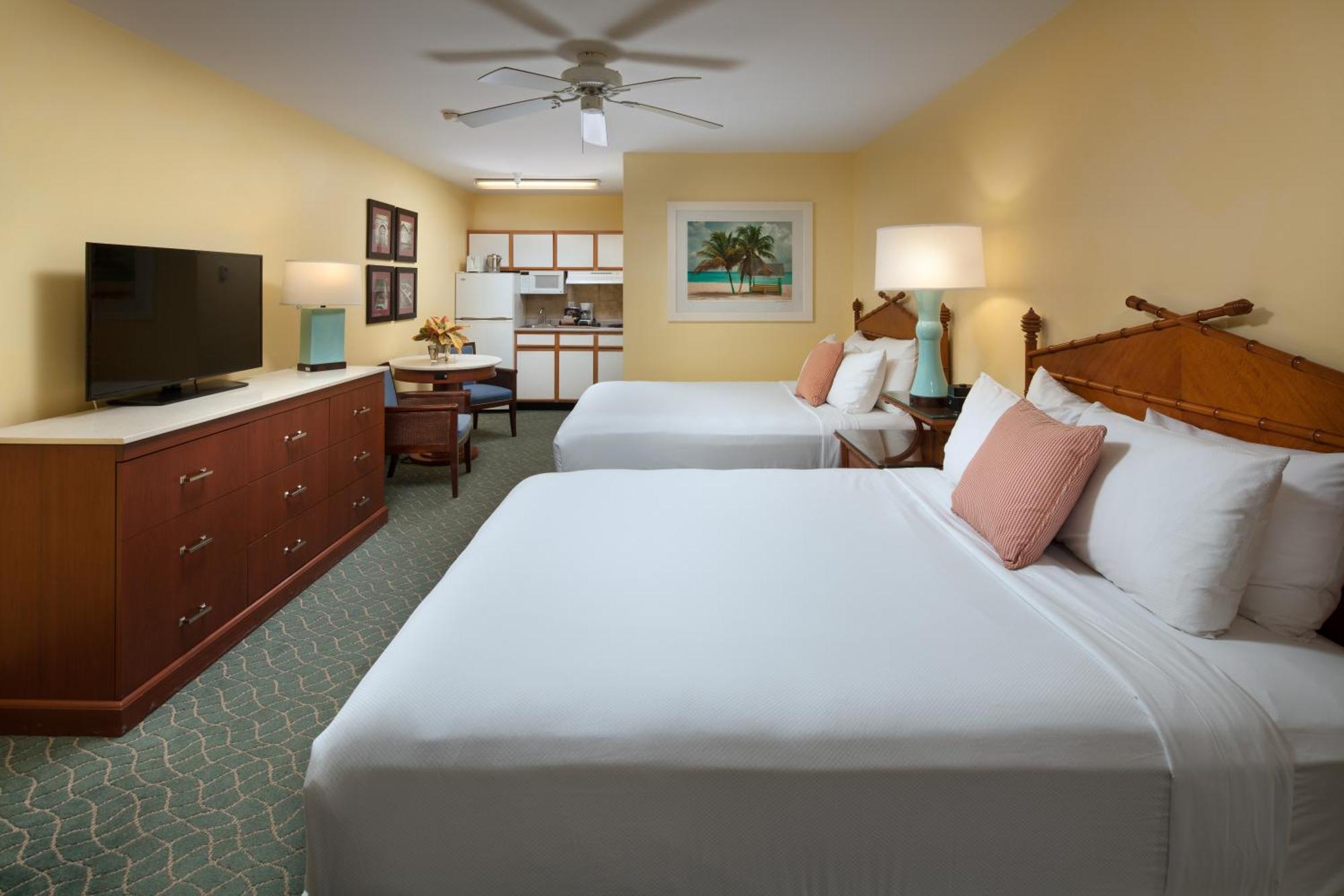 Sunshine Suites Resort West Bay Esterno foto