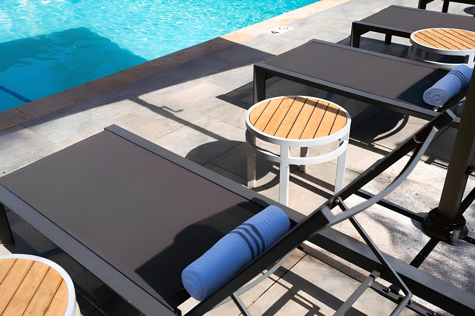 Sunshine Suites Resort West Bay Esterno foto