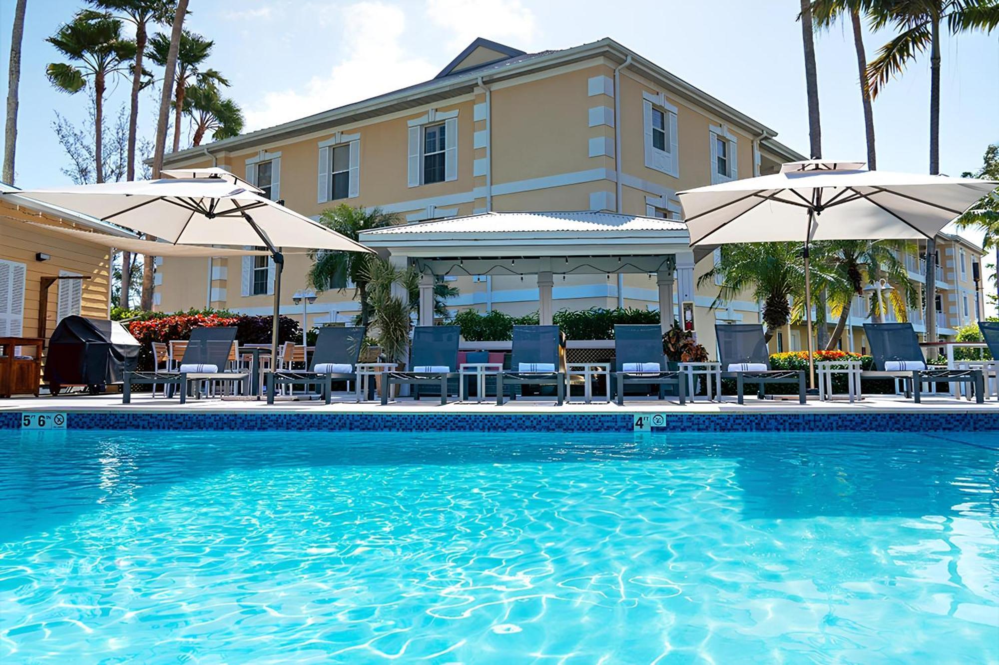 Sunshine Suites Resort West Bay Esterno foto